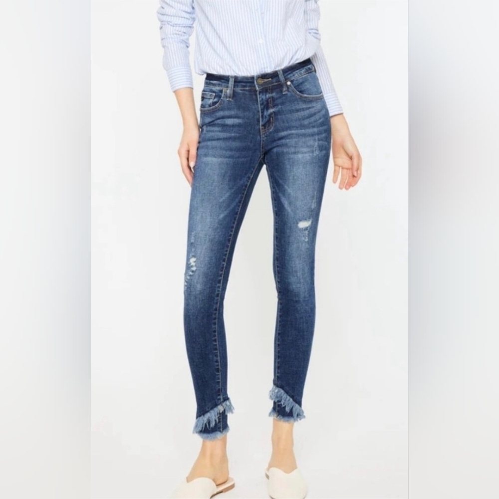 Kancan Women's 5 Lightly Distressed Mid Rise Fringe Ankle Skinny Jeans EUC